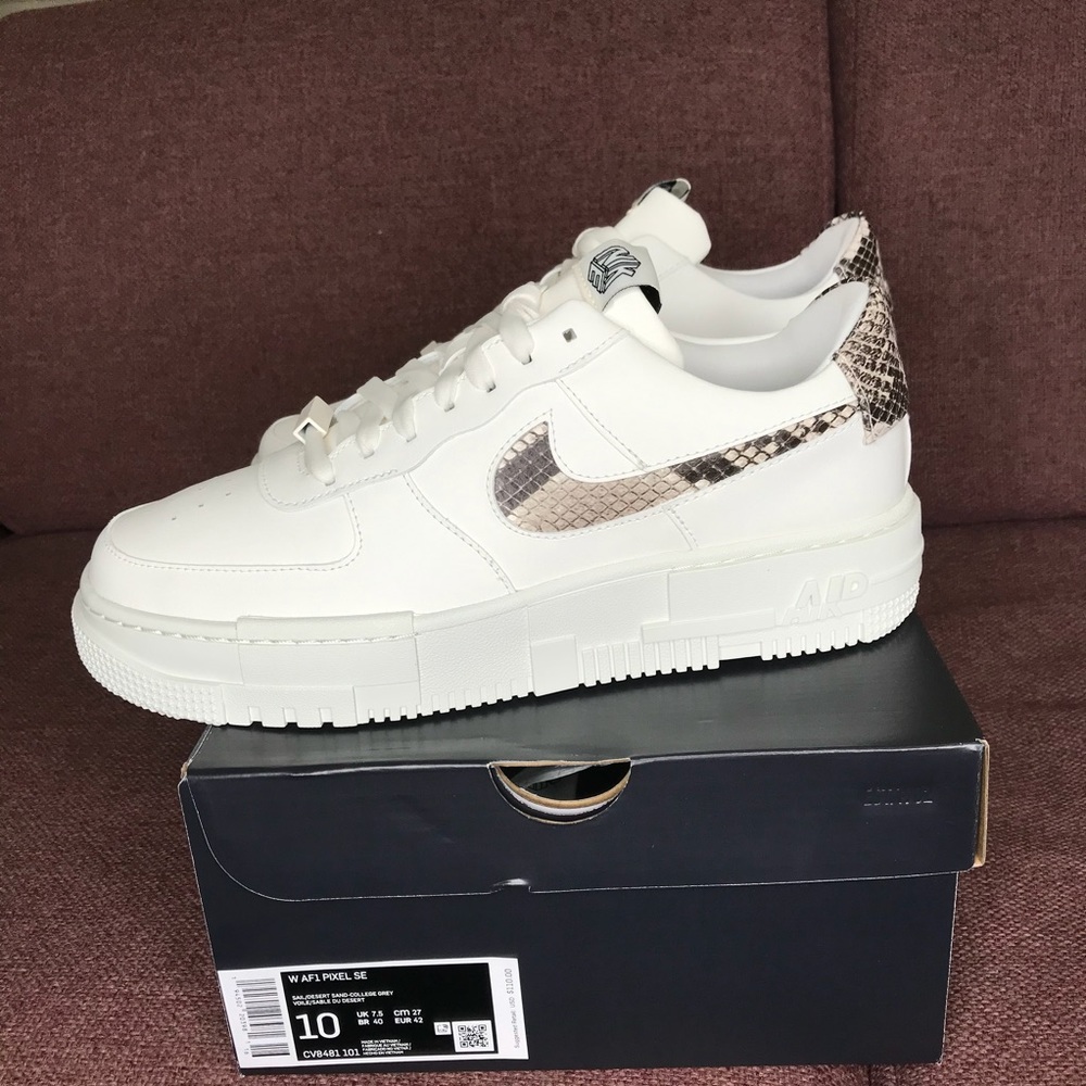 Nike Air Force 1 Pixel SE Size 10